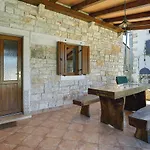 Viola Villa