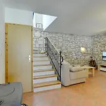 Viola Villa