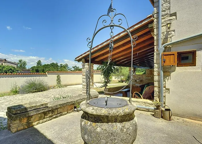 Viola Villa