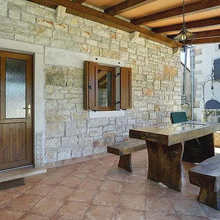 Viola Villa