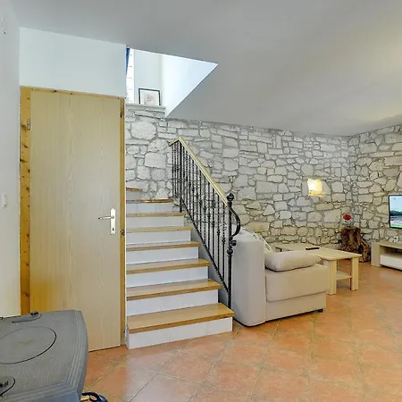 Viola Villa