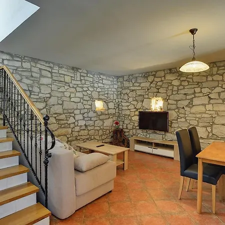 Viola Villa