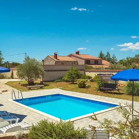 Viola Villa *